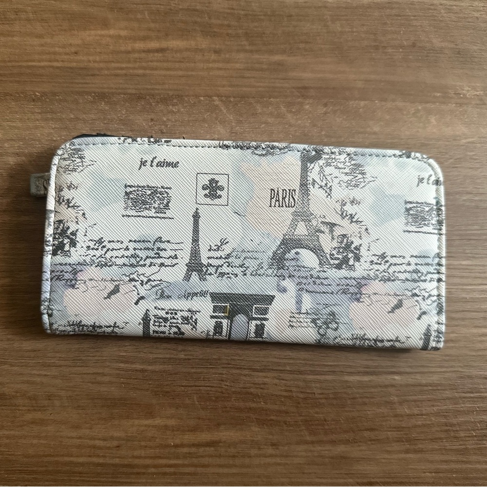 Premium Eiffel Tower & Map Print fux Leather Snap bi Fold